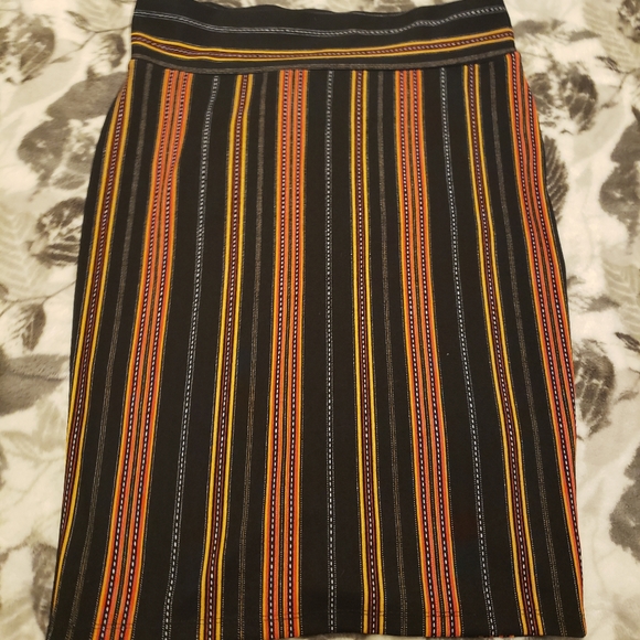 Patterned Knee Length Skirt - Picture 1 of 2